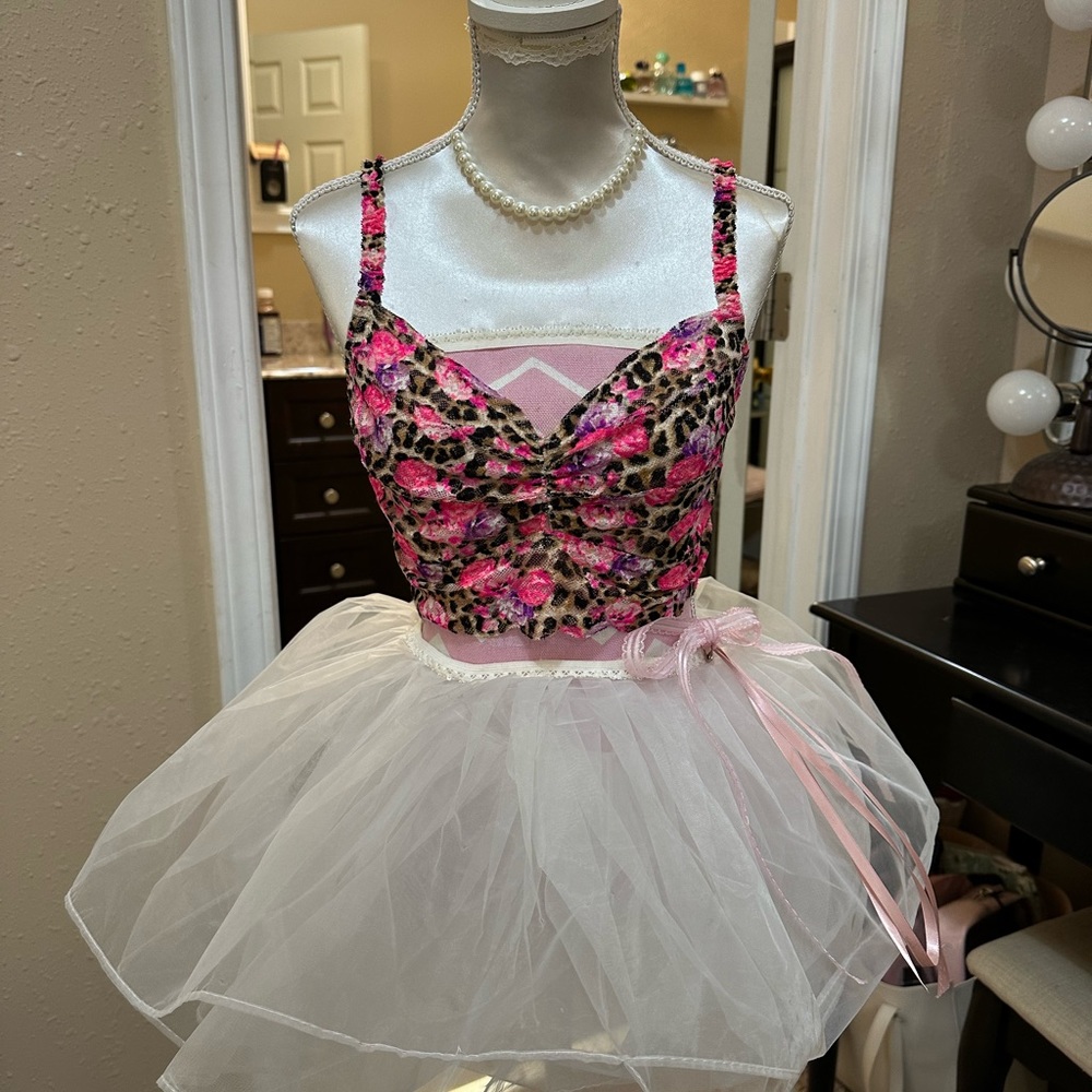 VS Pink Lace Bralette Size Small